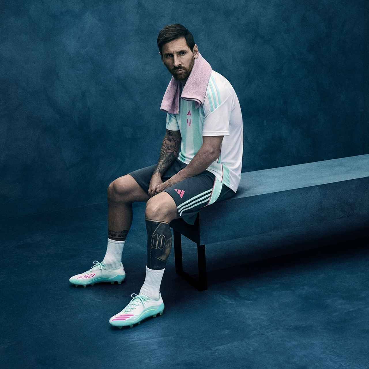 adidas、最速サッカースパイク「F50」の“新作メッシモデル”を発表！日本ではキッズモデルが展開