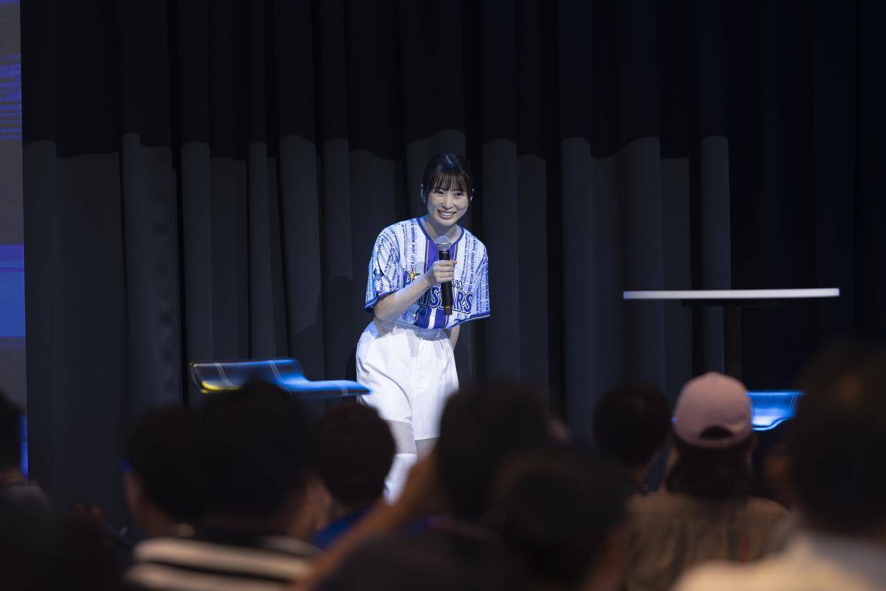 「夢が叶って嬉しい」横浜ファンの志田未来さんがセレモニアルピッチに登場！トークショーでもファンを沸かせる