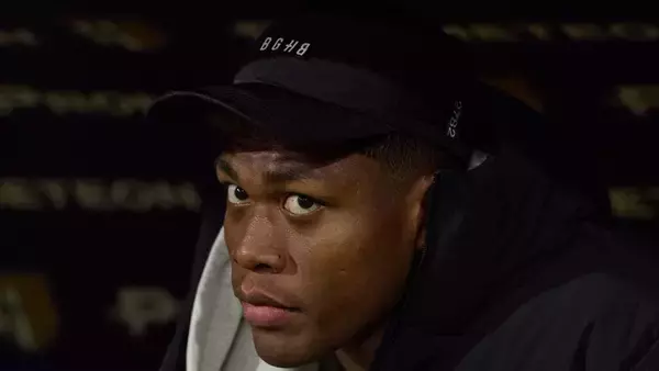 日本代表にも影響か…復帰のGK鈴木彩艶、パルマ正GKの座を失う！？監督が注目発言