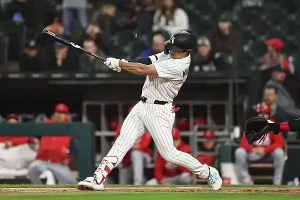 村上宗隆、23安打が「シングルと本塁打のみ」の前代未聞……監督「もう言葉が見つからない」