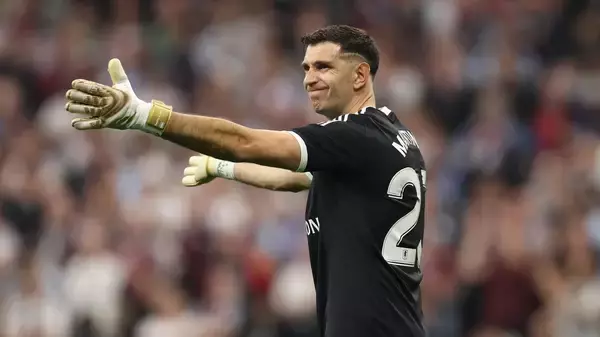 フル出場のGKが「実は手を骨折してた」…EL優勝のエミリアーノ・マルティネス、驚きの告白