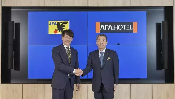 日本サッカー協会、アパホテルとの「JFAナショナルチームパートナー」契約を2030年まで延長！日本代表“カレーコラボ”も継続へ