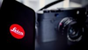 モデル妻に内緒で100万円のカメラを買う！32歳Jリーガーが告白 「奥さんにはバレました（苦笑）隠してたんですが…」