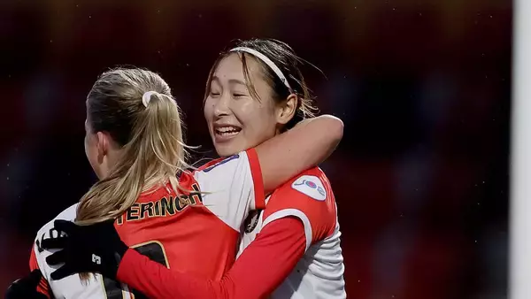 「愛称は“掃除機”」「自転車を盗まれた」若き日本人女子トリオ、フェイエで大ブレイク