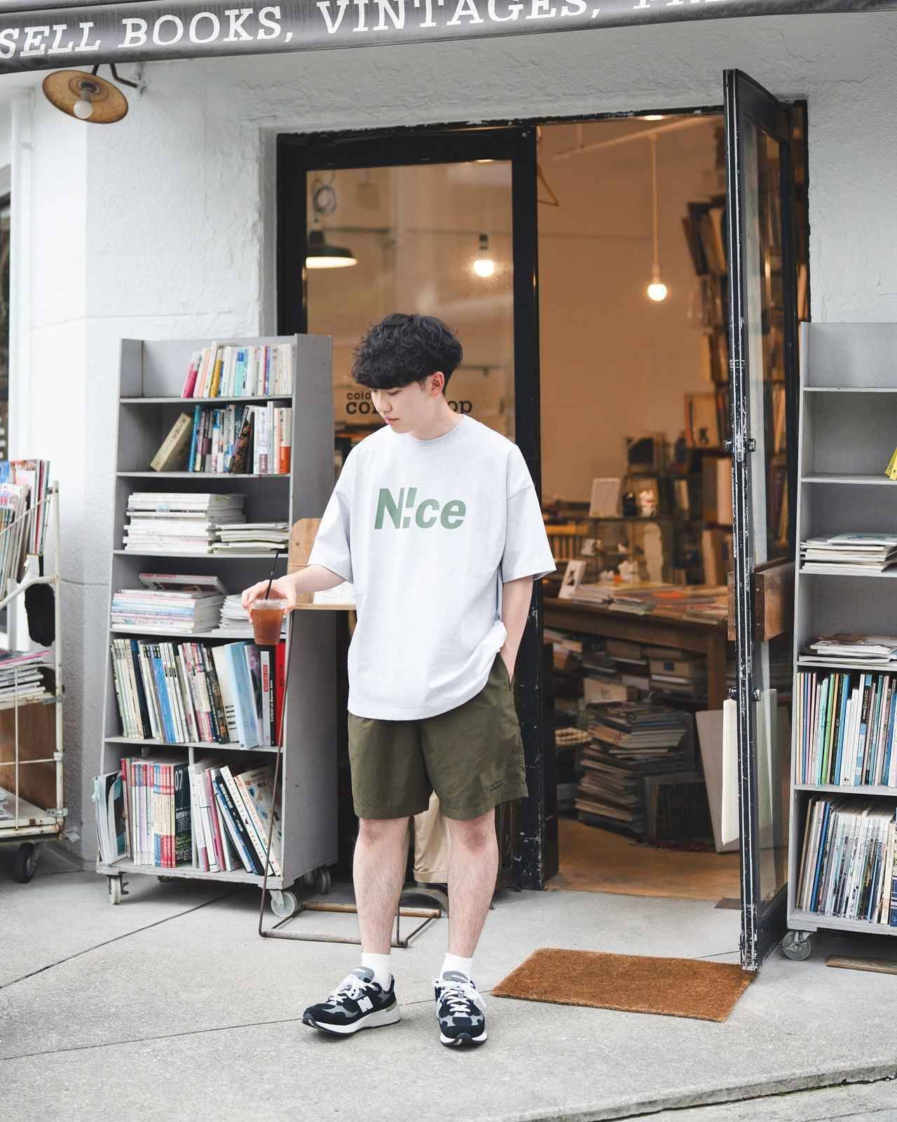 【大人の休日コーデ】も手抜きに見せない。カフェ巡りに合う「カジュアルスタイル」