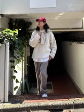 「色を揃える」だけでセンス格上げ。【ワントーン系スタイル】で、大人の余裕を漂わせて