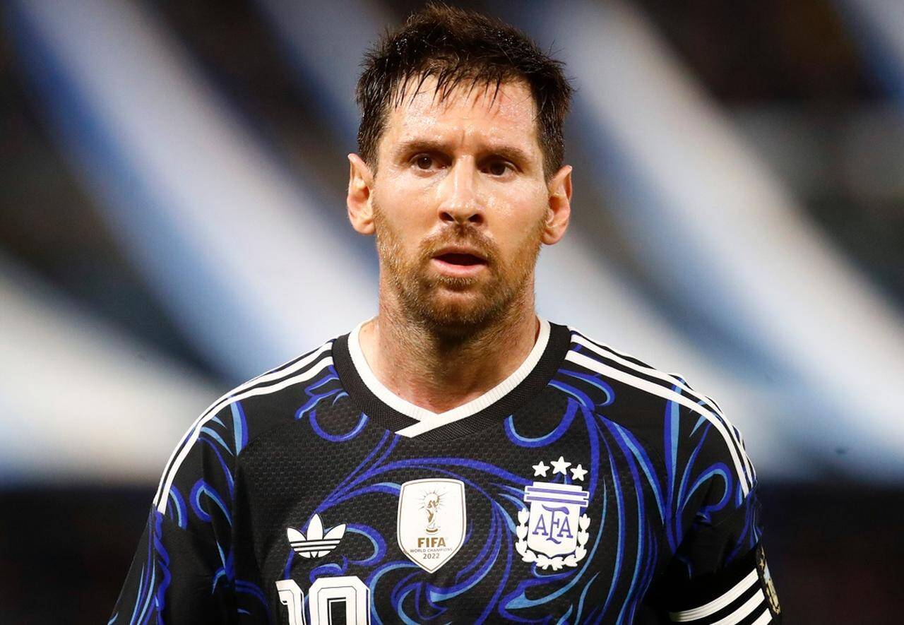 「息をのむ美しさ」爆売れのW杯日本代表アウェイユニ、世界1位の好評価！一方『4歳児が描いたのか』との声も…