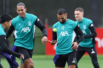 32歳の日本代表主将、苦しむ世界的強豪チームで練習復帰！「彼が戻ってきた、みんな笑顔だ」と現地歓喜