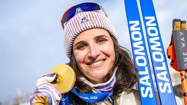 2026年冬季五輪、代表同僚への詐欺事件で有罪判決の29歳仏女子選手が金メダル…優勝後の『黙れポーズ』を説明