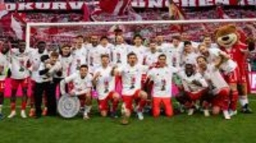 日本代表選手所属の世界的強豪、14年で13度目の優勝！主力スターは直前の重傷でW杯絶望…「本当に大きな損失、大打撃」