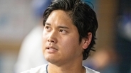 「傷口に塩」大谷翔平への復讐！？史上初の屈辱を味わったドジャースファンが敵チームの『挑発的選曲』に激怒したワケ