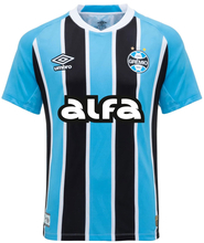 名門グレミオ、“レトロ縦じま”2025新ユニフォームを発表！全てのファンを讃える「世界地図デザイン」