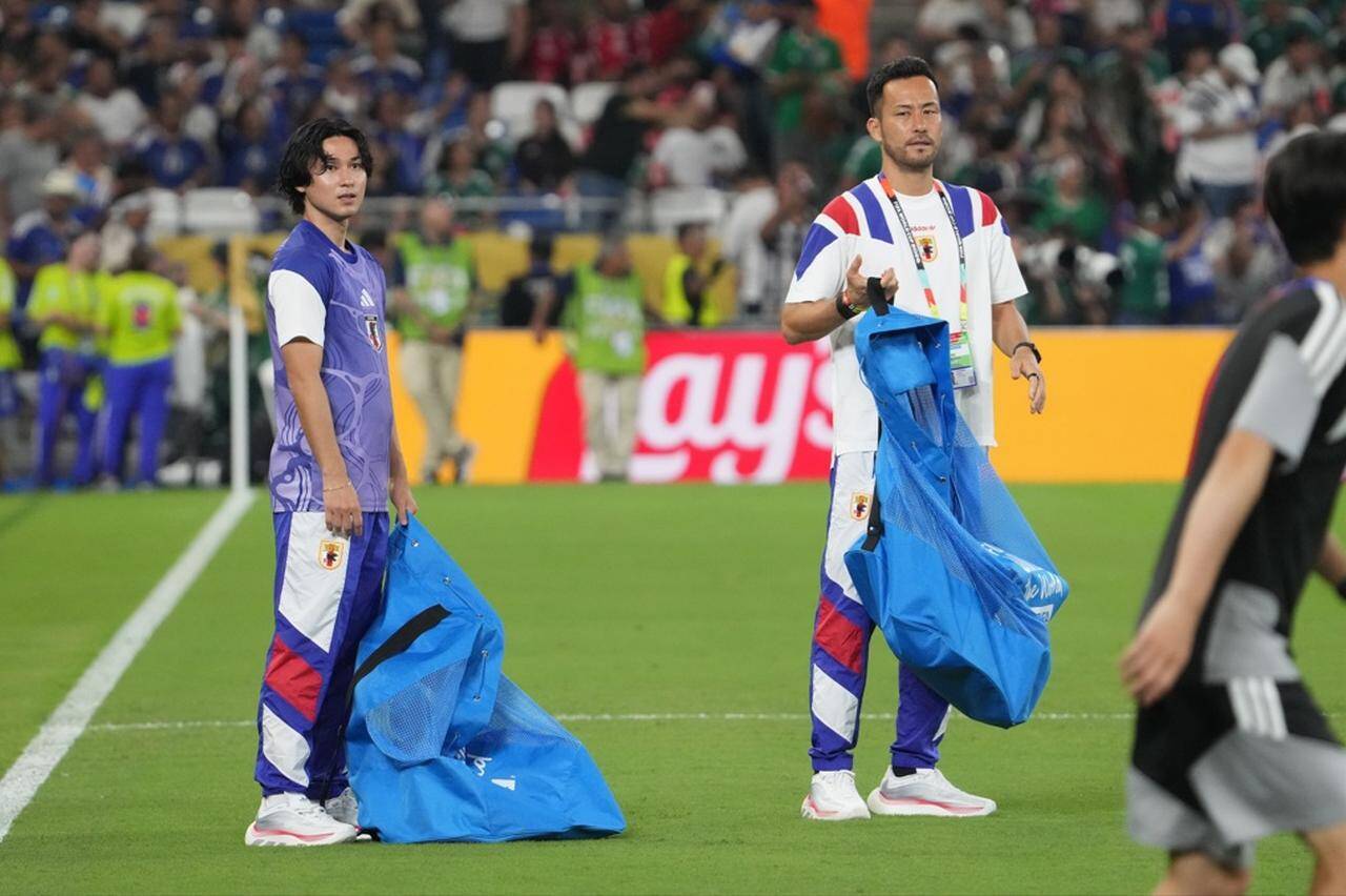 「全裸だったんですけど、俺かわりますって…」W杯日本代表を試合に出ない裏方として支えたスター2人の『感動秘話』