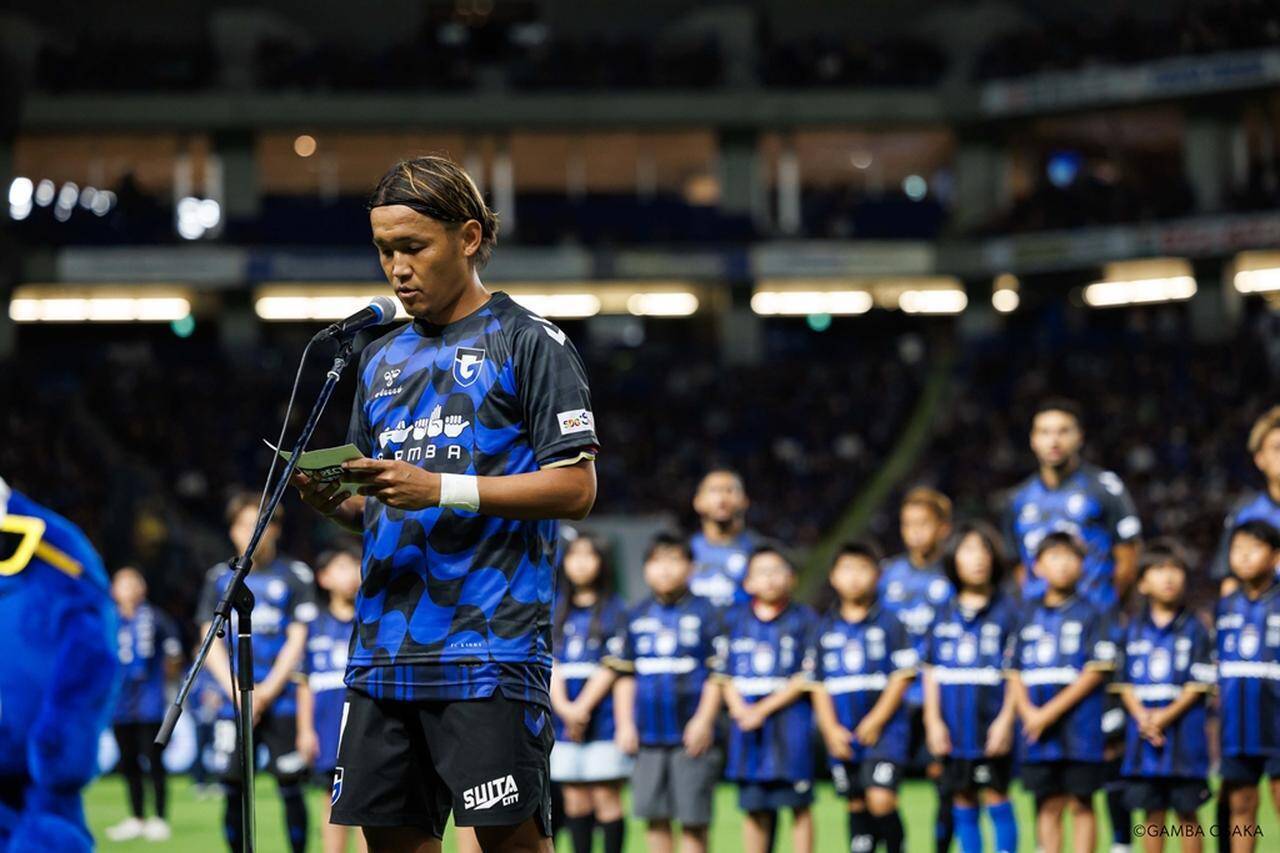 『子どもたちの笑顔に』 hummel、ガンバ大阪とともに「手話シャツ」寄付で聴覚障がい者支援！