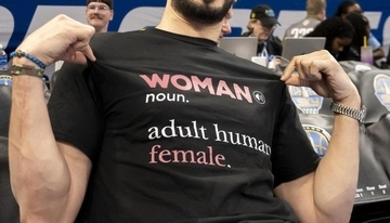 「異論」を唱えていた元NBA選手が一転、"女子バスケ"参戦を宣言——援護する議員の真意