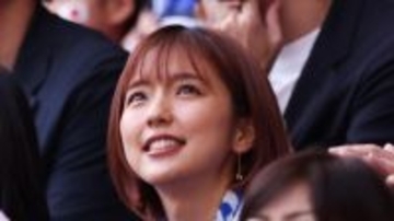 『素敵な旦那さま』『センス良い』35歳になった真野恵里菜さん、夫・柴崎岳からのプレゼントを公開