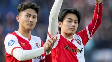 オランダで活躍する日本代表仲良しコンビ、現地ファンは期待と心配…「もっとゴールを決めろ」「ポジション争いに負けるかも」