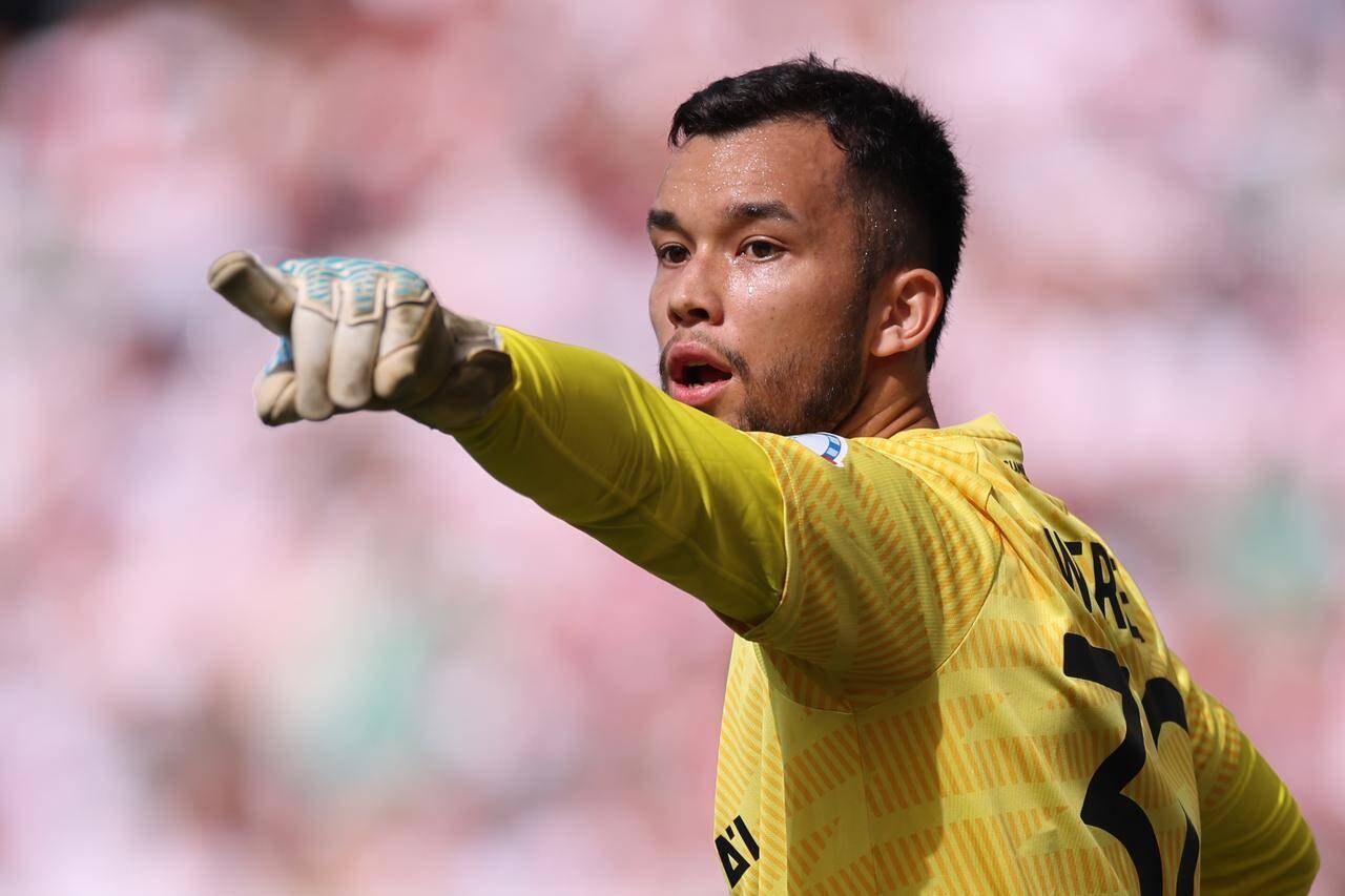AI翻訳が使い物にならない日本人選手の新加入会見——窮地を救った"日本語ができるGK"の正体