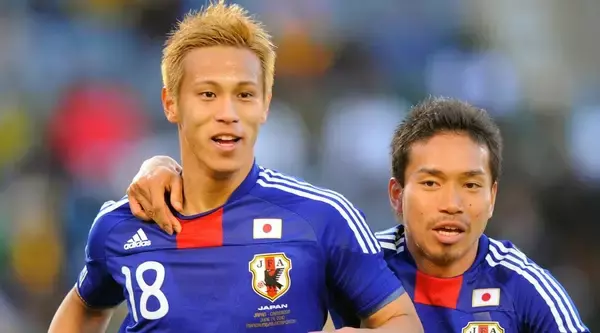 「俺らはヘタクソだと分かっとけ」うるさい本田圭佑や長友佑都をガツンと説教！？2010年W杯の日本代表秘話を闘莉王氏が明かす