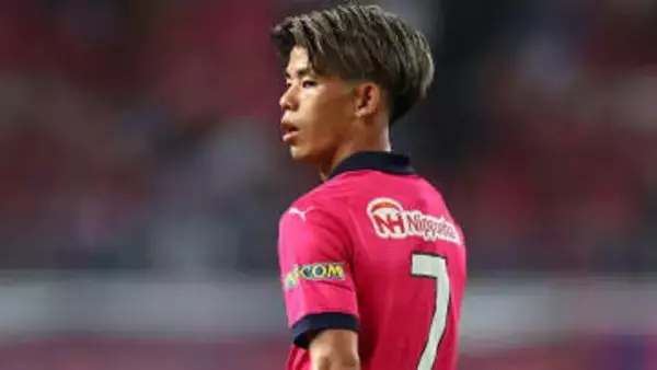 「決まってたら伝説」 C大阪MFが放った理解不能な“魔球”にファン驚愕