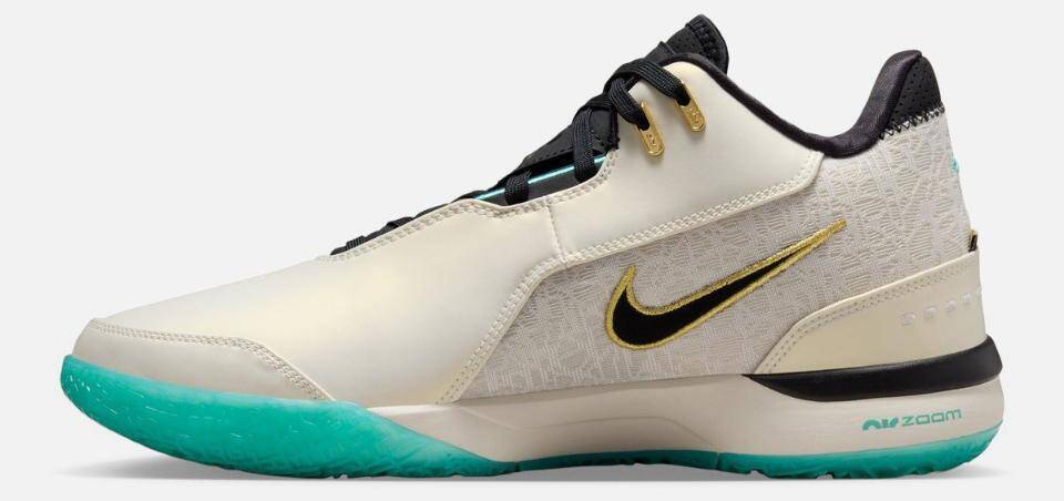 普段履きしたい！『リヴァプール×LeBron』新作コラボの“バッシュ”は 
