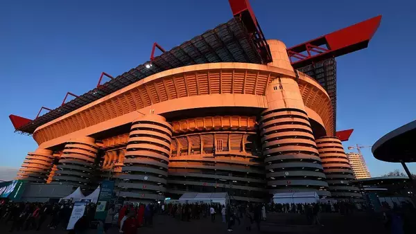 松岡修造、ミランの本拠地で見つかる。日本は極寒、「松岡修造がミラノにいるからでは」