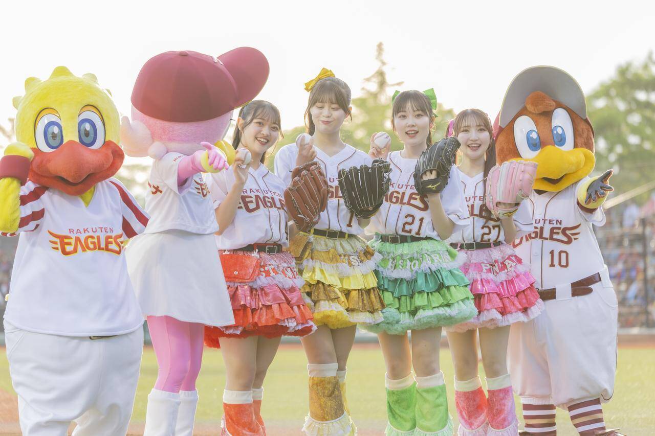 楽天『東北シリーズ』に青森のご当地アイドル、りんご娘が登場！ライブパフォーマンスとセレモニアルピッチで球場を沸かせる