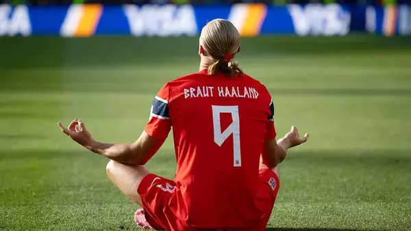 ノルウェー代表ハーランド、W杯の『ユニネーム』表記を“普段”とは変えたワケ