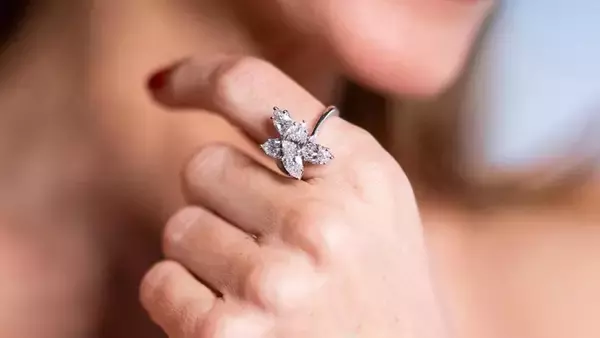 Jリーグ選手とWEリーグ選手が入籍を発表！“現役プロサッカー選手夫婦”に 「夫婦共に応援していただけたら嬉しいです」