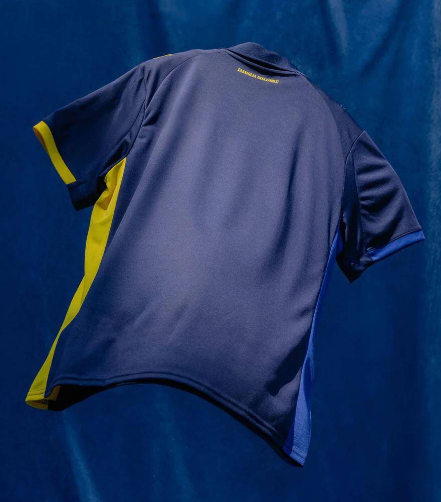 日本代表GK所属のイタリア古豪にオシャレな新ユニフォーム登場！「90年代カラー」が懐かしい