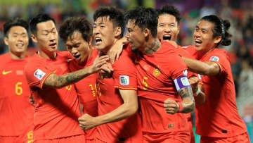 「中国は帰化選手を増やさなければ、W杯アジア枠をウズベキスタンらに奪われる」若手崩壊の中国に悲壮な危機感