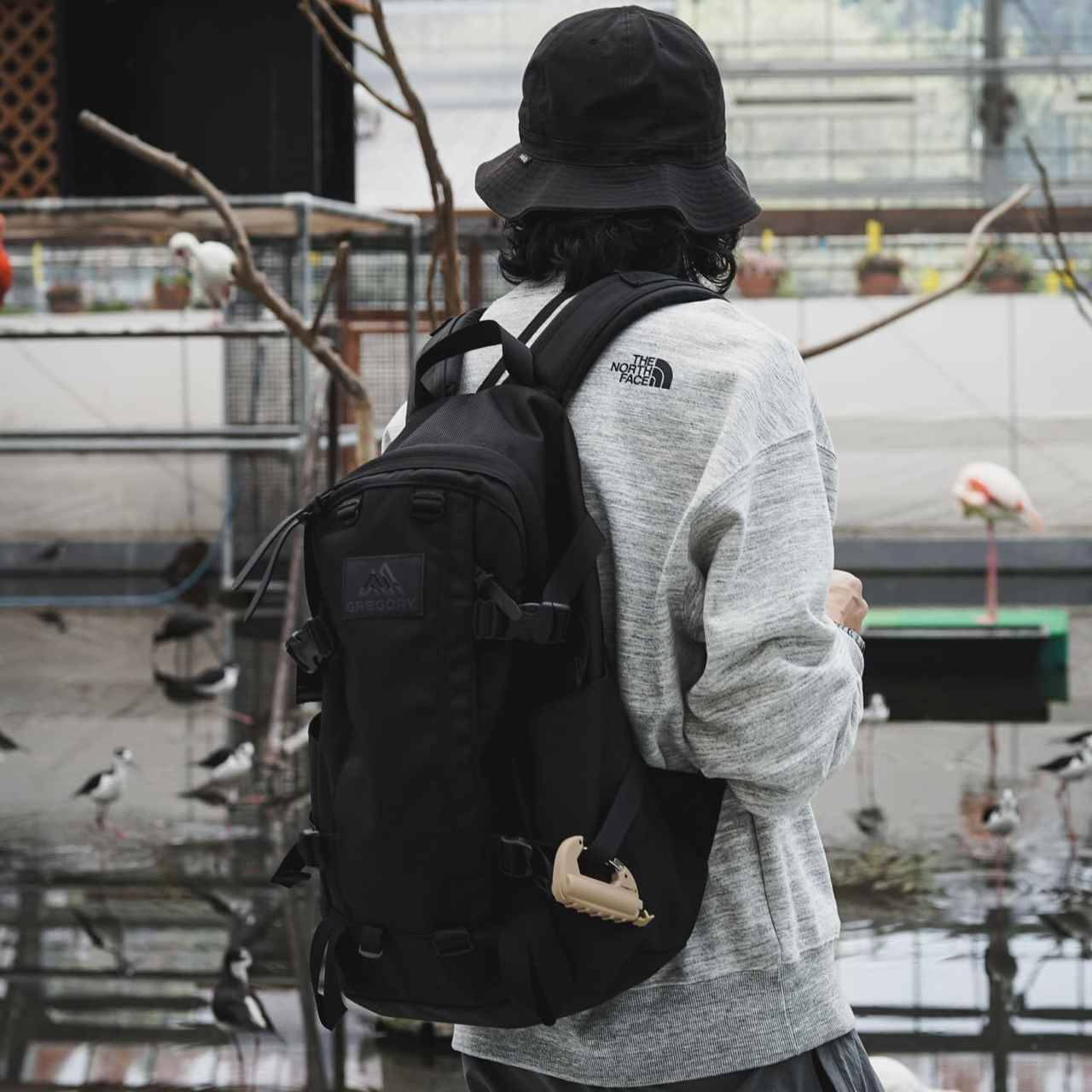 40代メンズファッション｜街からアウトドアまで使える大人の実用的なアイテム3選