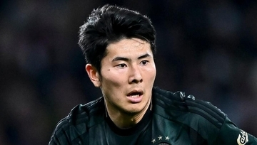 「責める理由はない。正当なプレー」22歳日本代表DF、CLバルセロナ戦でPKを与えるも監督は擁護