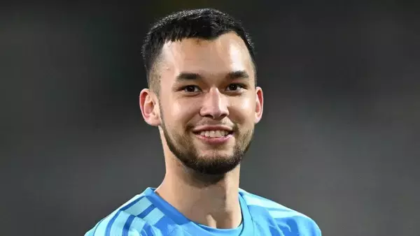 「助けが必要なら僕がいます」日本人の母を持つ22歳ドイツ逸材、チームメイトになった日本人3選手の通訳役に！