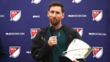 メッシがホワイトハウス訪問！トランプ大統領は「君はペレよりも優れているかもしれない」と称賛して物議