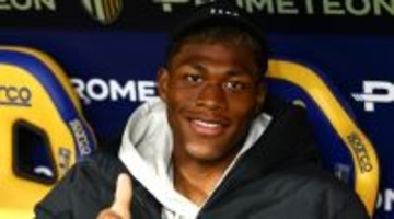 朗報！骨折で離脱していた日本代表GK鈴木彩艶、パルマ全体練習に一部参加！2月中の復帰検討