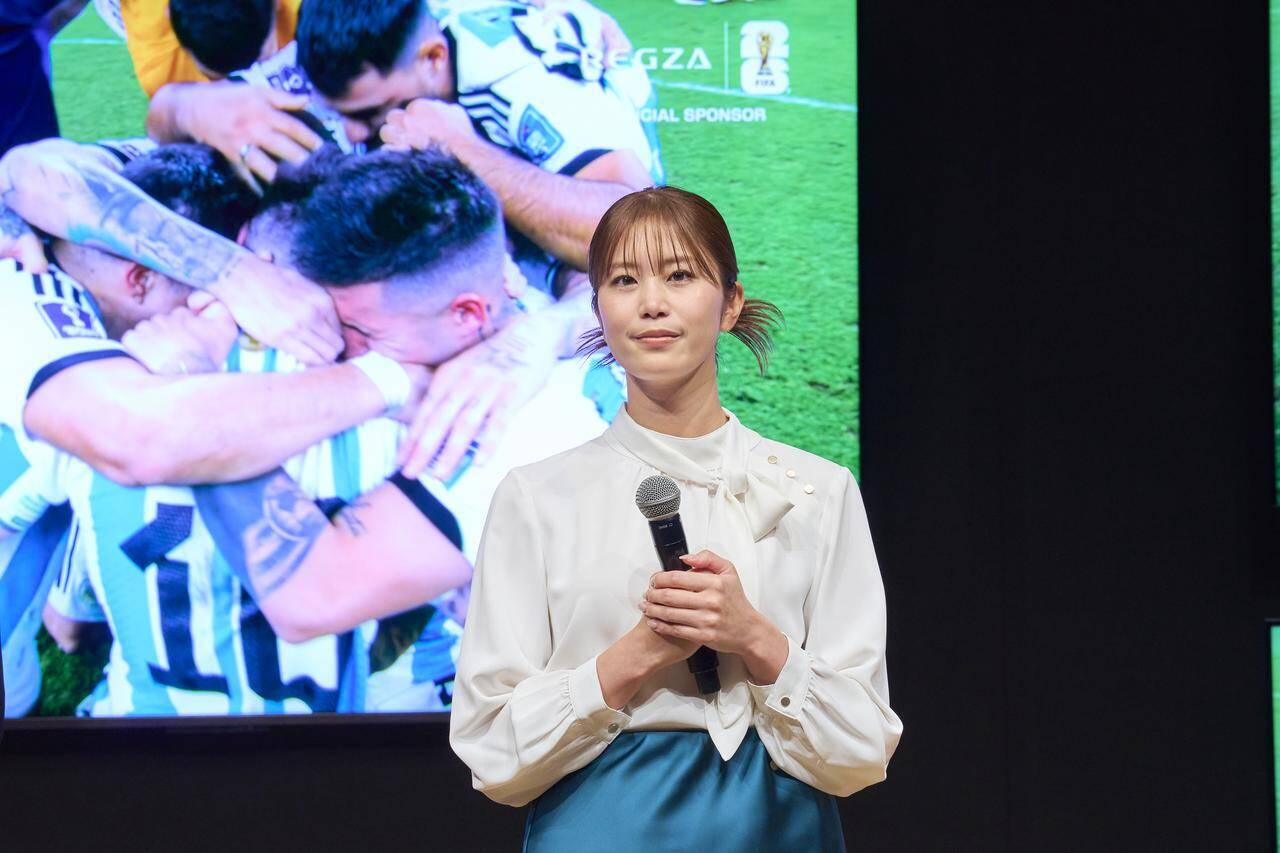 「選手は逆に困る」「ファンが減ってしまうかも」W杯で大活躍の元日本代表、“美しすぎる”新型テレビに危惧