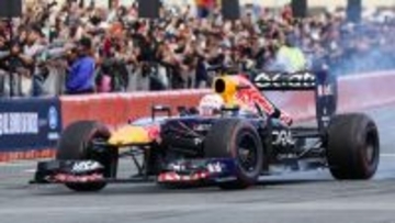 危機一髪！25歳日本人が乗るF1カーが炎上…無傷で脱出も「パニック」と海外でも話題