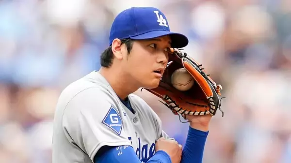 侍ジャパンもWBCで使うピッチコム、サインを出し間違えたらどうする！？落合博満さん「訂正のボタンがある」