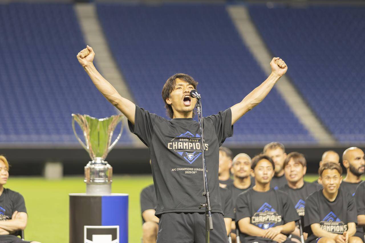 ACL2優勝！G大阪、GKの荒木琉偉が優勝報告会で「一生の思い出になる」激闘と初タイトル獲得の思い明かす
