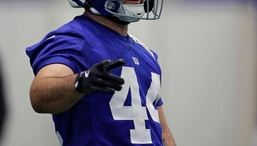「入れてくれ、俺はランニングバックだ」ホームで警備員に止められたNFL選手が2時間半後に見せた逆襲