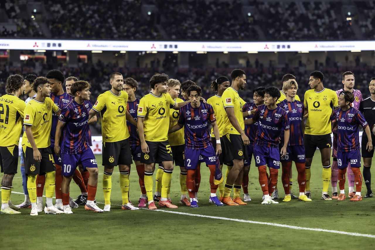 「本当にすごい選手になって…」FC東京の元日本代表、ドルトムント選手との再会に感慨