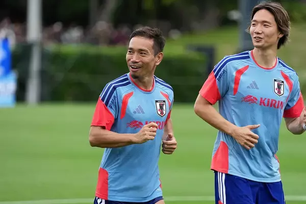穴だらけの芝がW杯直前の日本代表をライバルクラブの練習場へ追い込んだ理由