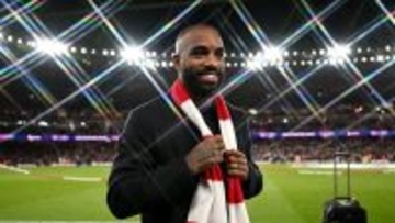 年俸17億円の名FWを名乗り、補助金を不正受給…ニセ選手が逮捕された理由が話題「謎のカスハラ騒動」