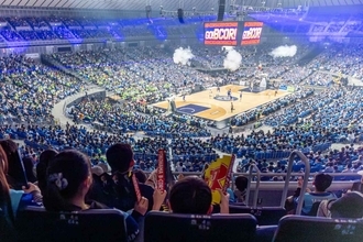 Bリーグの聖地・横浜アリーナで横浜ビー・コルセアーズが初のホームゲーム。苦難を越え “12,699人”の前で刻んだ新たな歴史【PickUp B.LEAGUE】