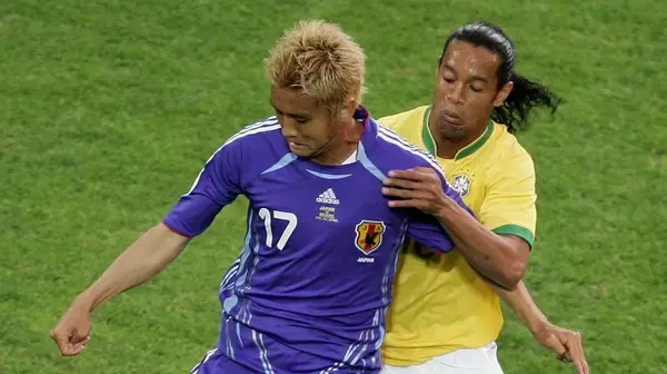 「そこも消えるんかい（笑）」稲本潤一氏、CMで共演した魔術師ロナウジーニョの“どろん”秘話を明かす