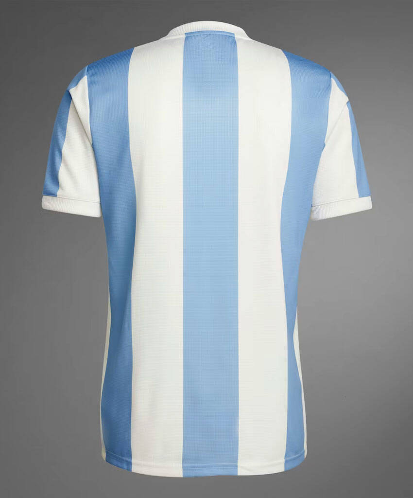 アルゼンチン代表に「アディダス50周年記念」のレトロな特別ユニフォームが登場！選手もさっそく試合で着用