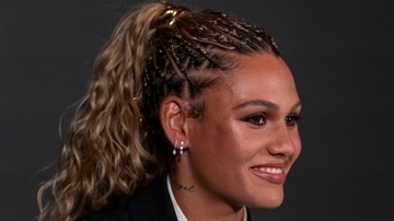 23歳ロッドマン娘、女子サッカー選手として世界最高年俸になる！その金額は