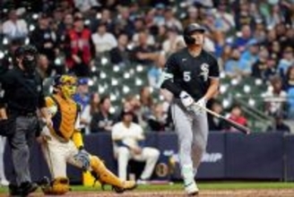 村上宗隆のMLB初本塁打ボールを捕ったファン、「手放せない」から一転…サイン入りバット交換の美談に