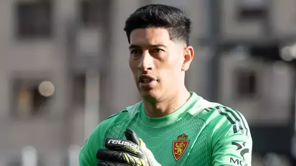 「本当に申し訳ない…キレてしまった」相手選手の顔面をブン殴る凶行で世界中から非難！大炎上の35歳GK、日本代表の元同僚に謝罪